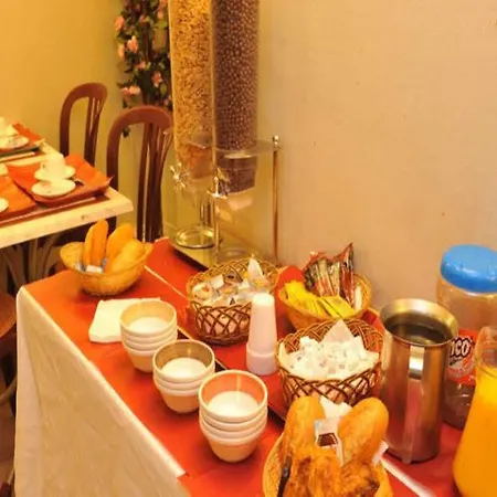 Otel Altona 2*