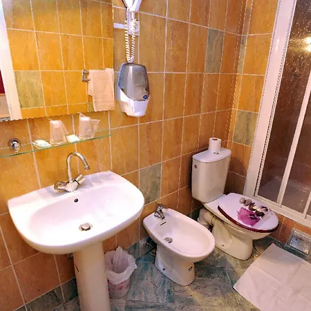 Otel Altona