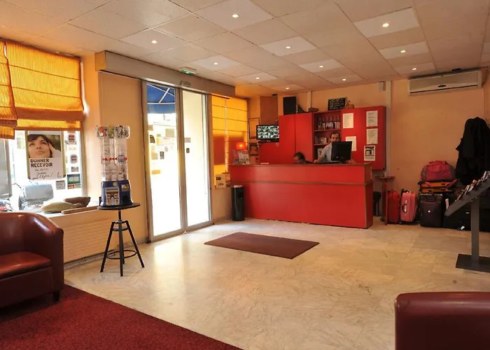 Отель Altona 2*