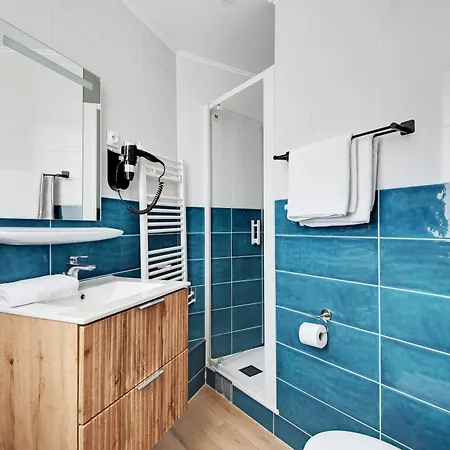 阿尔通纳酒店 2* 巴黎